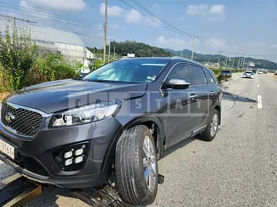 Photo 1 of 11: 2016 Kia Sorento, VIN KNAPK81BDGA195195 — Korean insurance auction