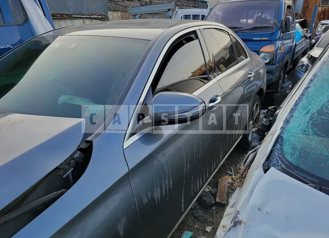 Photo 2 of 9: 2017 Mercedes-Benz E220 d 4Matic, VIN WDDZF0FB8HA272774 — Korean insurance auction