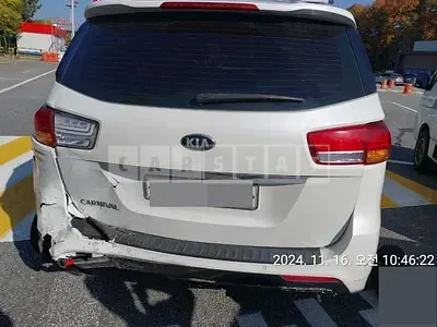 Photo 1 of 6: 2014 Kia Carnival — Korean insurance auction