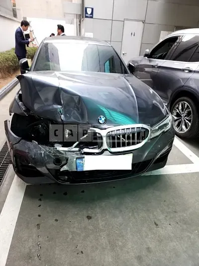 Photo 1 of 13: 2022 BMW 320d xDrive, VIN WBA5V710XNFM00762 — Korean insurance auction