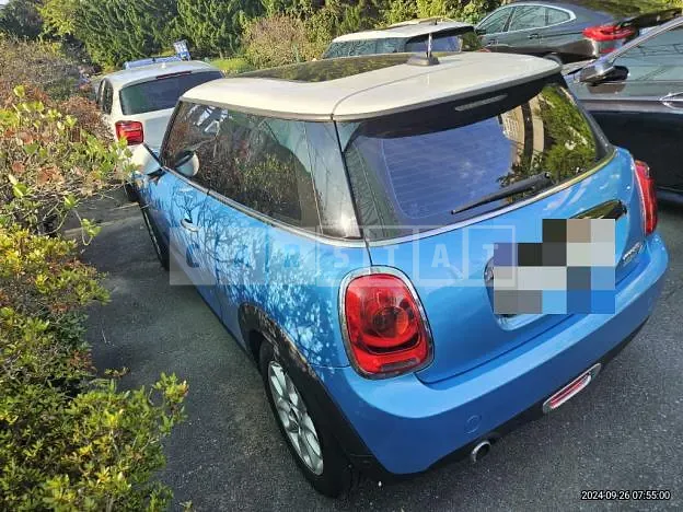 Photo 2 of 10: 2018 MINI Cooper D — Korean insurance auction