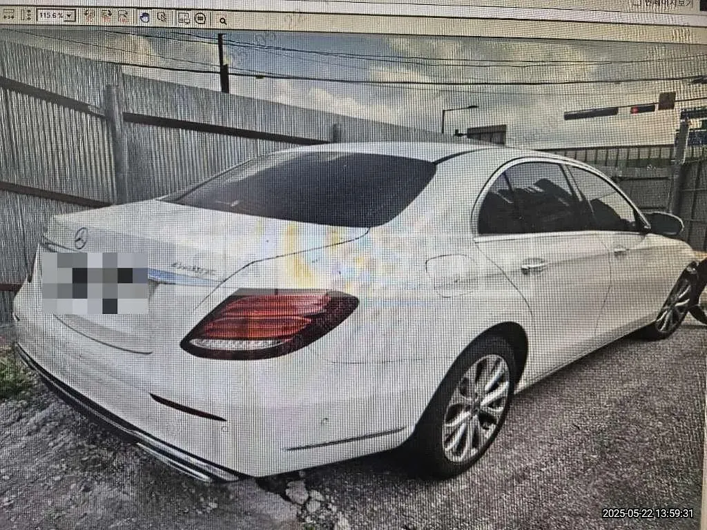 Photo 2 of 8: 2018 Mercedes-Benz E220 d 4Matic — Korean insurance auction