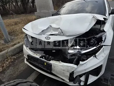 Photo 1 of 6: 2019 Kia K5 — Korean insurance auction