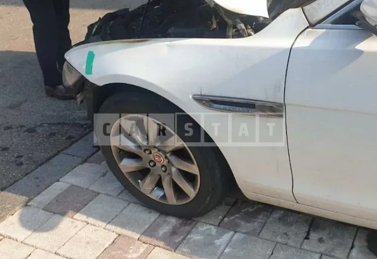 Photo 2 of 24: 2016 Jaguar XF 20d — Korean insurance auction
