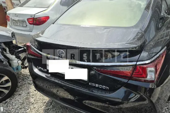 Photo 2 of 20: 2021 Lexus ES300h — Korean insurance auction
