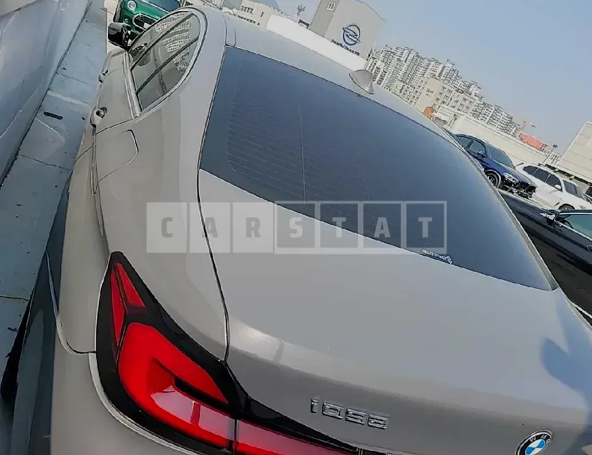 Photo 2 of 9: 2022 BMW 520i, VIN WBA11BH0XNWX47799 — Korean insurance auction