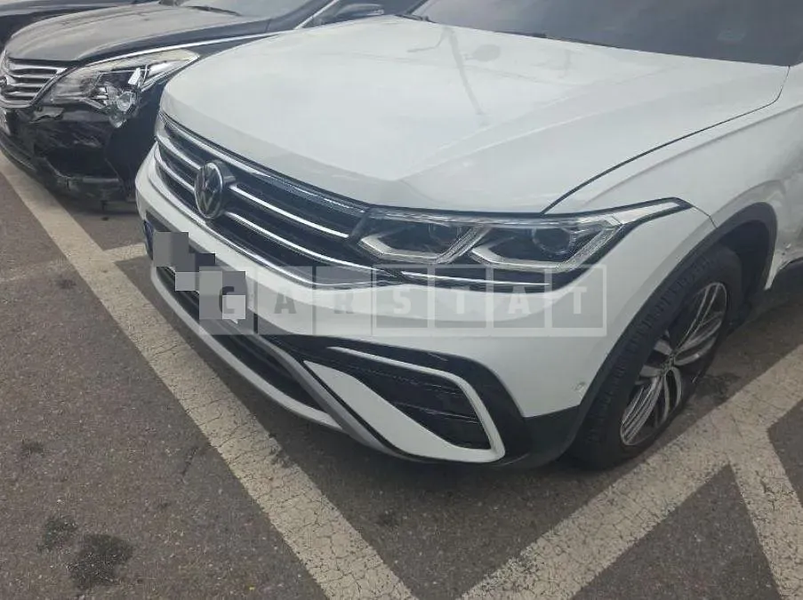 Photo 2 of 19: 2022 Volkswagen Tiguan Allspace — Korean insurance auction