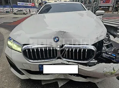 Photo 1 of 30: 2022 BMW 530e, VIN WBA51AG04NCJ37573 — Korean insurance auction