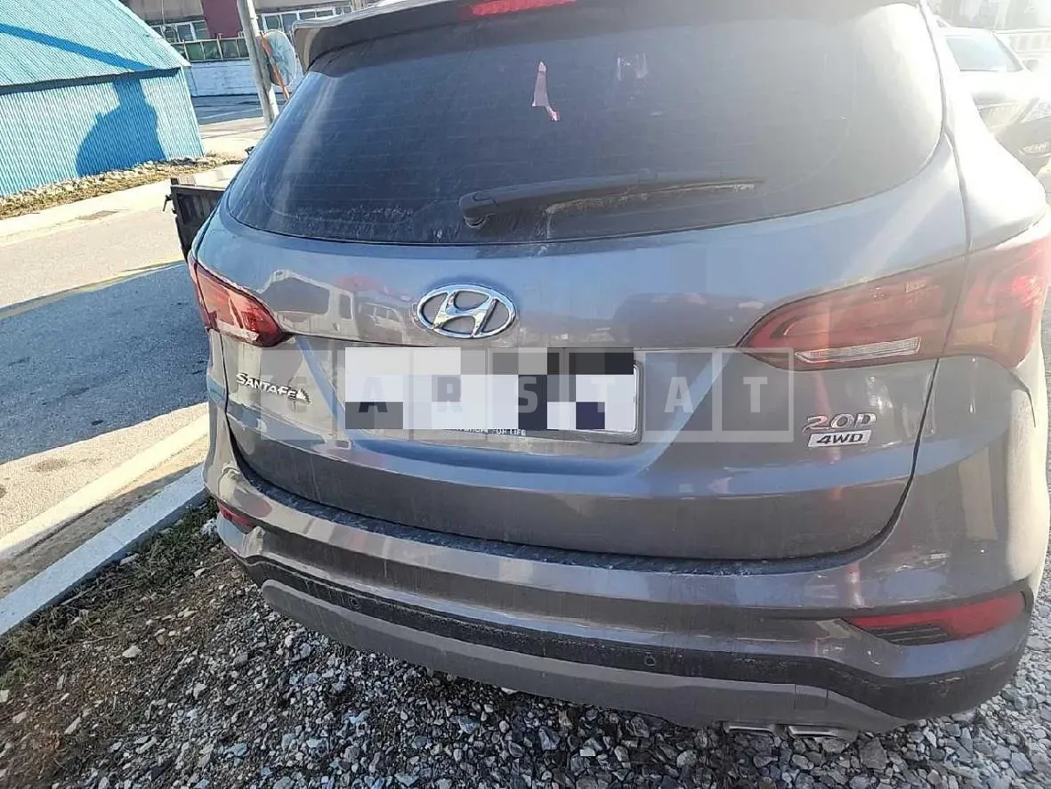Photo 2 of 21: 2017 Hyundai Santa Fe DM 4WD, VIN KMHSW81UDJU801031 — Korean insurance auction