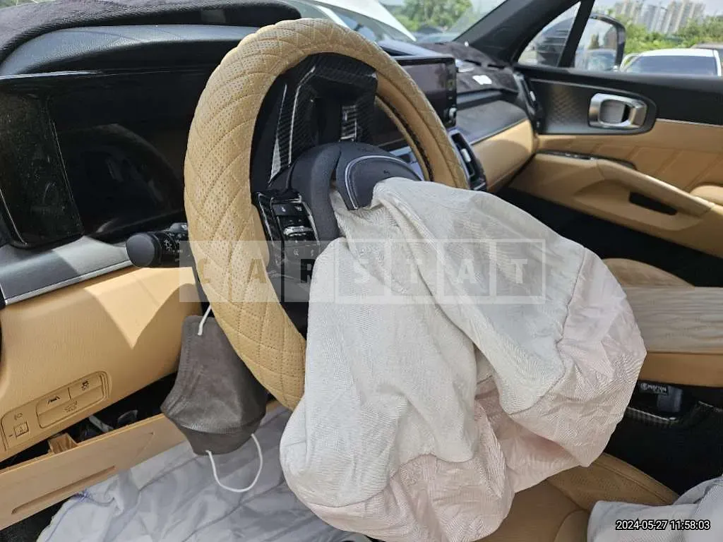 Photo 2 of 16: 2023 Kia Sorento — Korean insurance auction