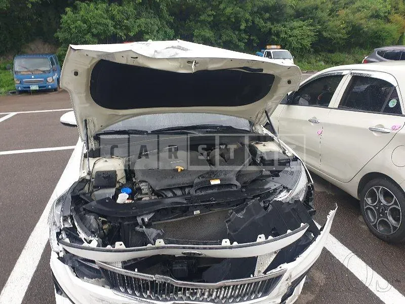 Photo 2 of 12: 2020 Kia K5, VIN KNAGT411BLA369751 — Korean insurance auction