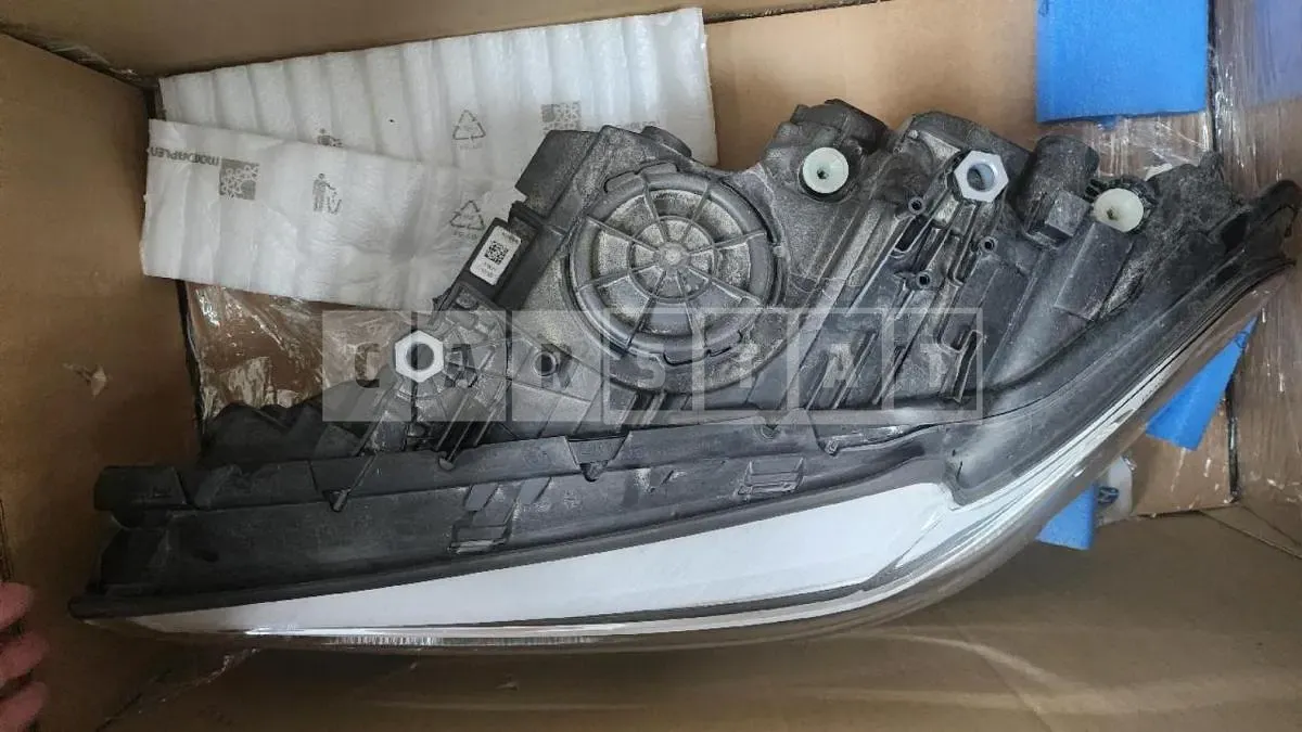 Photo 2 of 4: 2020 BMW (parts) 520i Luxury Headlamp — Korean insurance auction