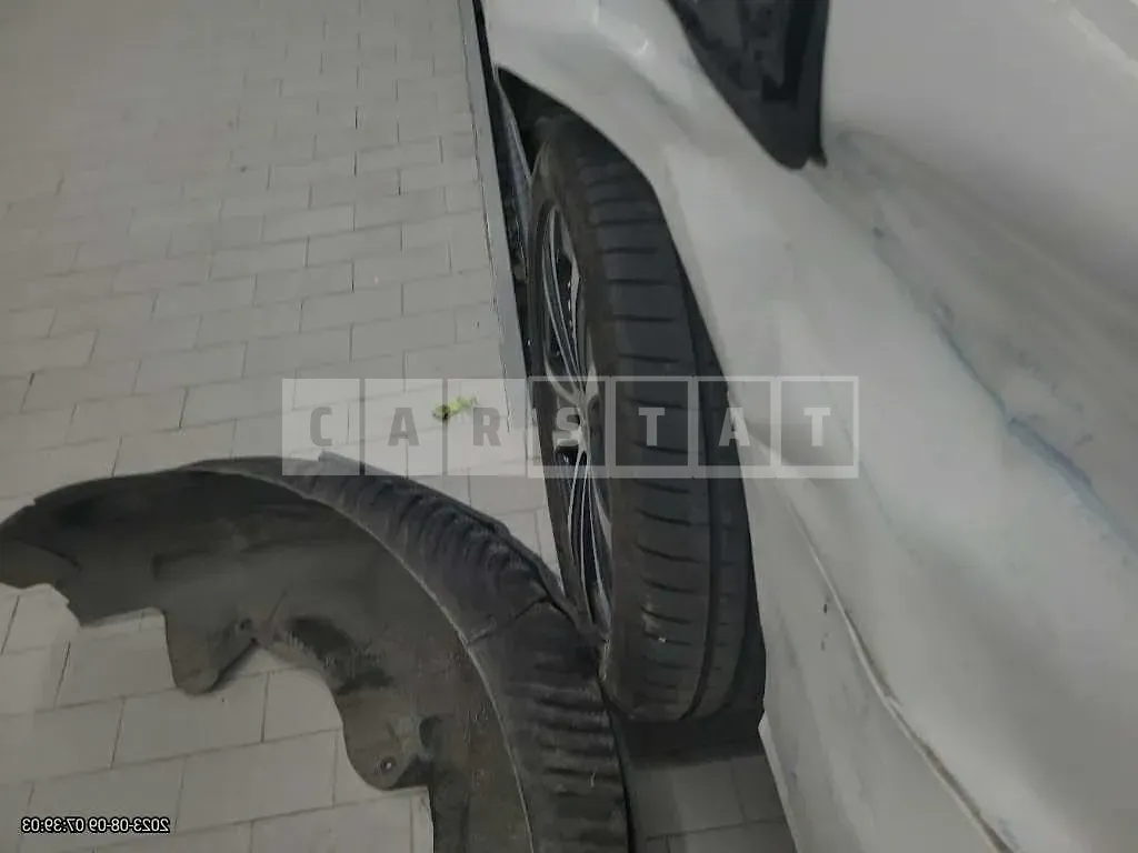 Photo 2 of 9: 2021 Mercedes-Benz E300 e 4Matic, VIN W1KZF5EB8MA984565 — Korean insurance auction