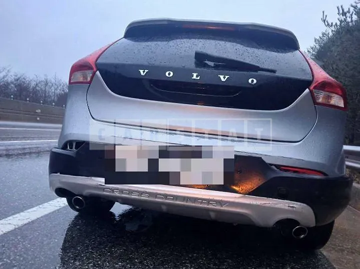 Photo 2 of 10: 2018 Volvo V40CCD3 — Korean insurance auction
