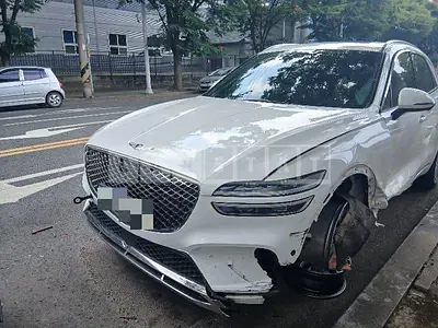 Photo 1 of 41: 2021 Genesis GV70 — Korean insurance auction