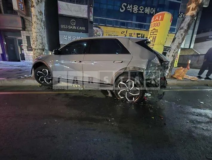 Photo 2 of 8: 2022 Hyundai IONIQ 5 AWD Long Range Electric Car — Korean insurance auction