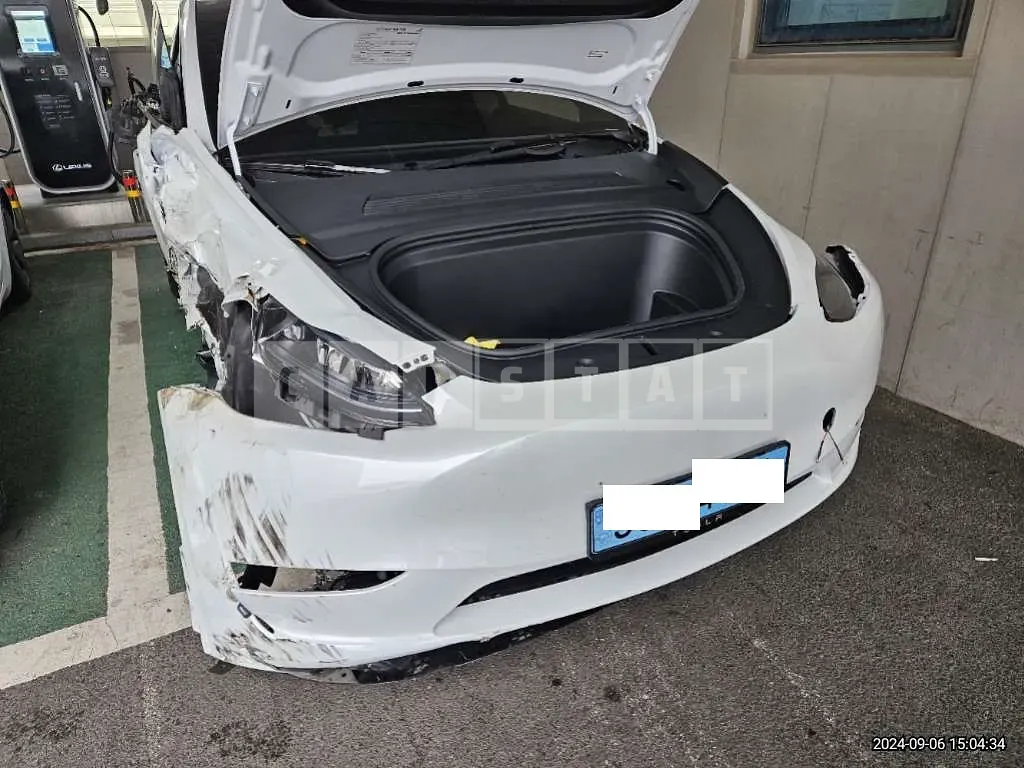 Photo 2 of 50: 2024 Tesla Model Y Performance — Korean insurance auction