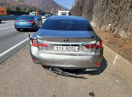 Photo 2 of 12: 2018 Lexus ES300h, VIN JTHBW1GG1J2178889 — Korean insurance auction