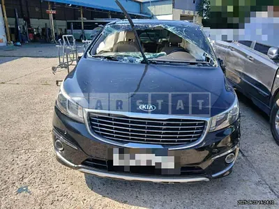 Photo 1 of 16: 2018 Kia Carnivals — Korean insurance auction