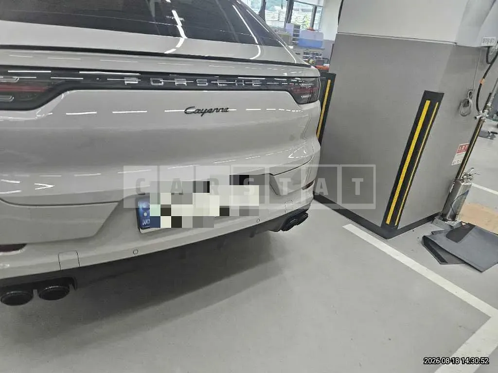 Photo 2 of 35: 2022 Porsche Cayenne Coupe — Korean insurance auction