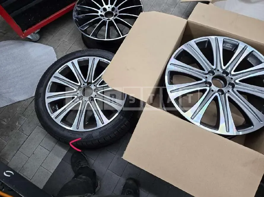 Photo 3 of 3: 2023 Mercedes-Benz (parts) E350 4Matic Wheel — Korean insurance auction