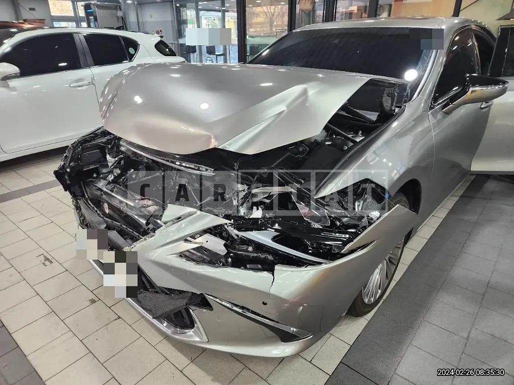 Photo 2 of 6: 2023 Lexus ES300h, VIN JTHBA1C12R2019939 — Korean insurance auction