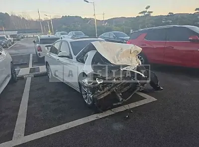 Photo 1 of 19: 2018 BMW 320d — Korean insurance auction