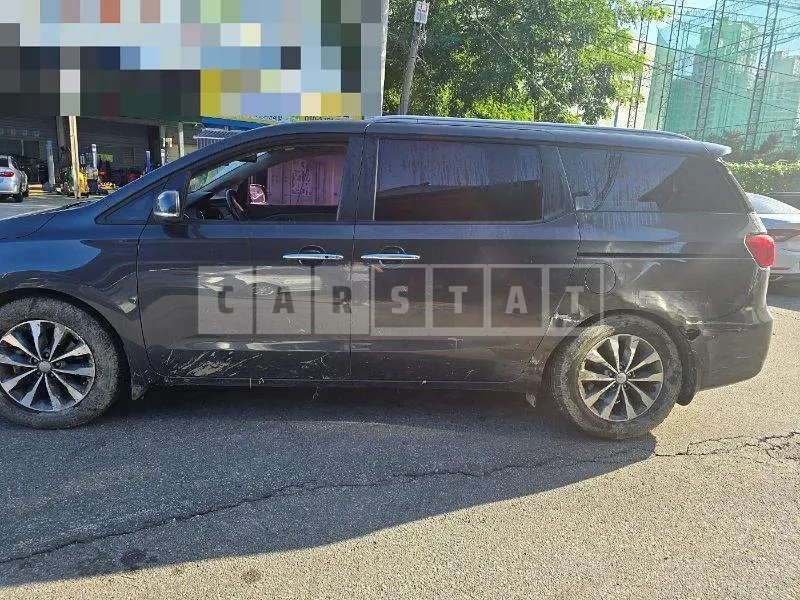 Photo 2 of 27: 2017 Kia Carnivals — Korean insurance auction