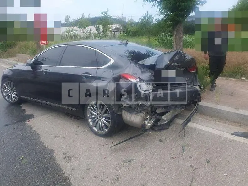 Photo 2 of 6: 2017 Genesis G80 3.3 — Korean insurance auction