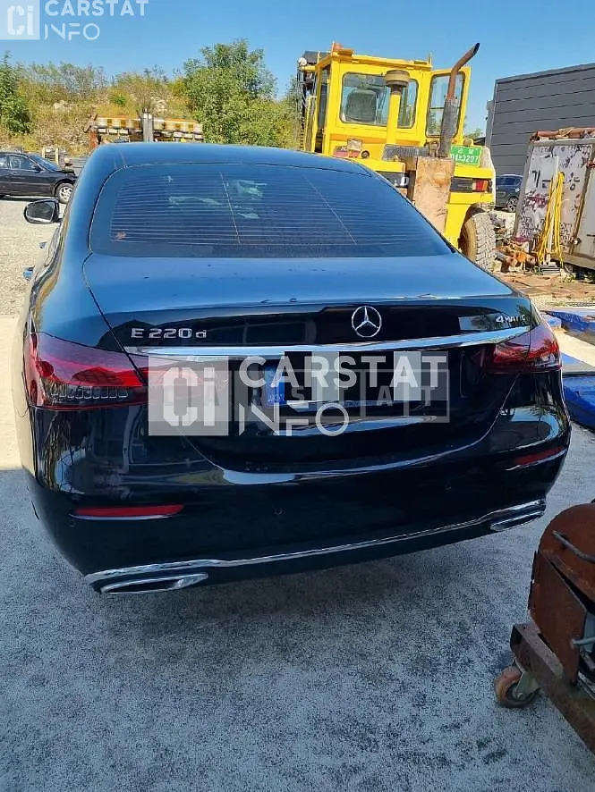 Photo 2 of 23: 2021 Mercedes-Benz E220 d 4Matic, VIN W1KZF0FBXMA956350 — Korean insurance auction