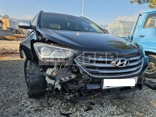 Photo 2 of 16: 2018 Hyundai Santa Fe, VIN KMHSW81UDJU839845 — Korean insurance auction