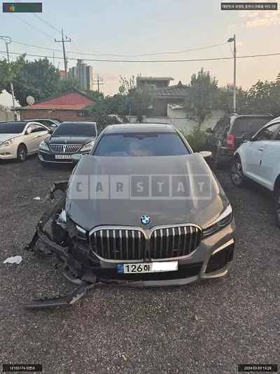 Photo 1 of 48: 2022 BMW M760Li xDrive, VIN WBA7U6100NCJ98716 — Korean insurance auction
