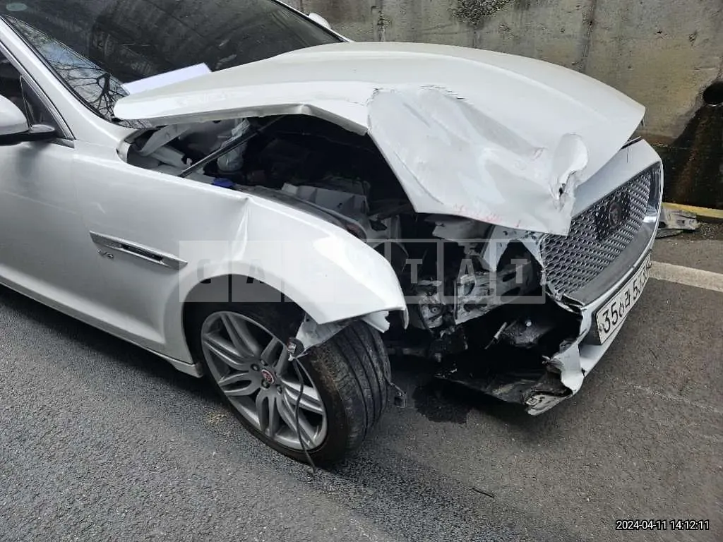Photo 2 of 18: 2019 Jaguar XJ 3.0SC — Korean insurance auction