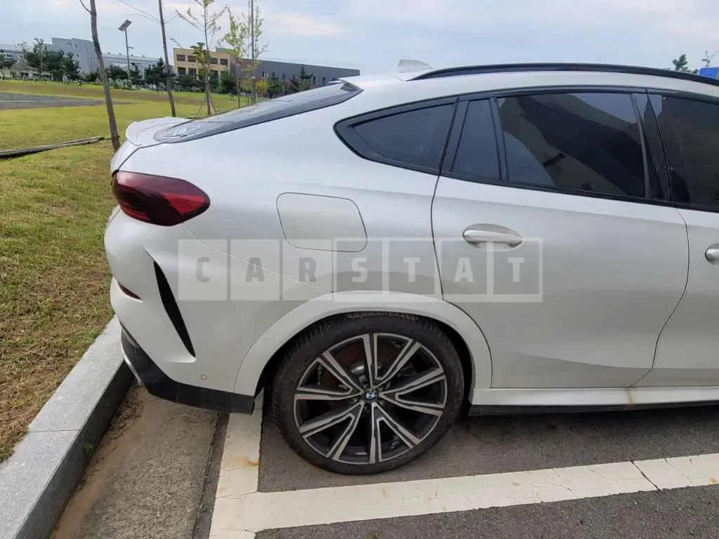 Photo 2 of 15: 2021 BMW X6 xDrive 40i, VIN WBACY6104M9G52774 — Korean insurance auction