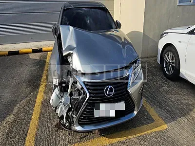 Photo 1 of 4: 2017 Lexus ES300h — Korean insurance auction