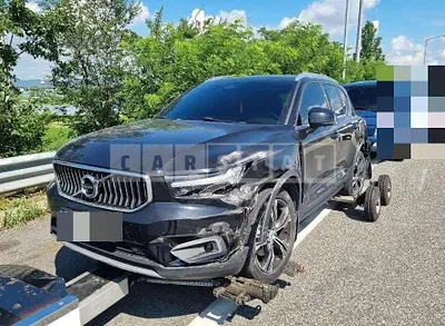 Photo 1 of 3: 2022 Volvo XC40B4 AWD — Korean insurance auction