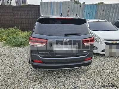 Photo 1 of 15: 2015 Kia Sorento 2.0 — Korean insurance auction
