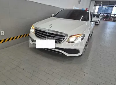 Photo 1 of 27: 2019 Mercedes-Benz E 300 4Matic — Korean insurance auction