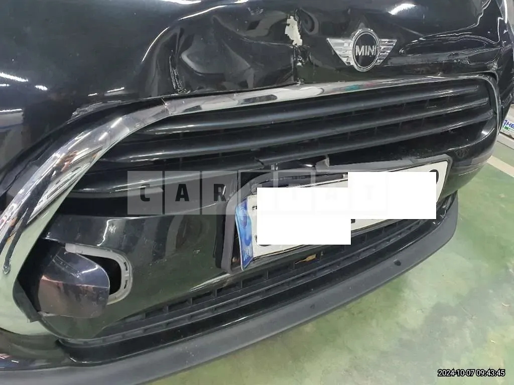 Photo 2 of 21: 2018 MINI Cooper Clubman, VIN WMWLN5106J2H03540 — Korean insurance auction
