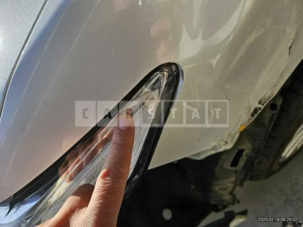 Photo 2 of 4: 2025 Toyota (parts) Camry Headlamp — Korean insurance auction