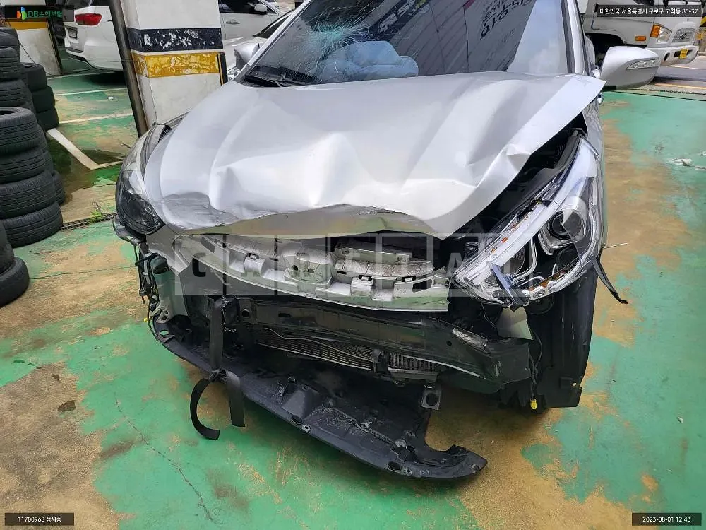 Photo 2 of 16: 2015 Hyundai Tucson, VIN KMHJU81VBFU039886 — Korean insurance auction