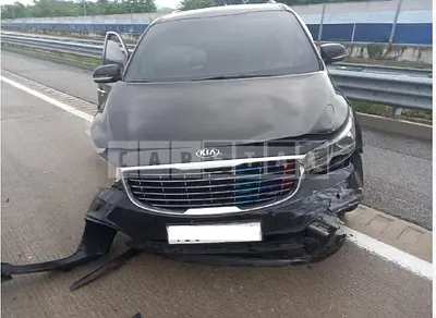 Photo 1 of 17: 2018 Kia Carnival, VIN KNAMC81ABJS412072 — Korean insurance auction