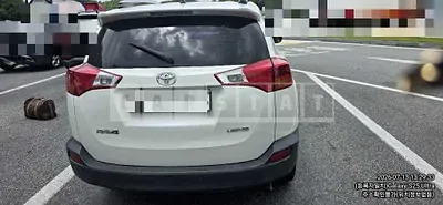 Photo 1 of 4: 2015 Toyota Love 4 — Korean insurance auction