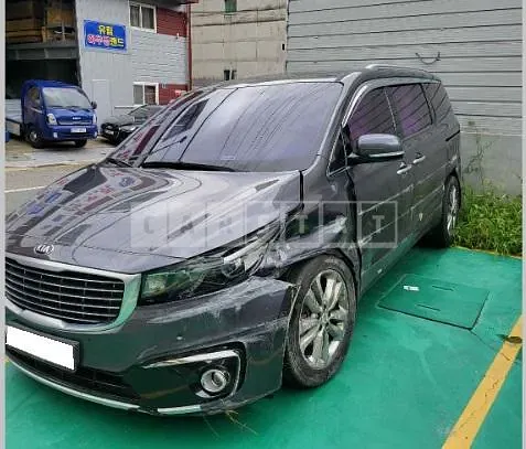 Photo 2 of 14: 2016 Kia Carnival, VIN KNAMC81ABHS297053 — Korean insurance auction