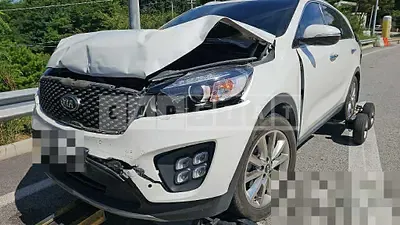 Photo 1 of 6: 2016 Kia Sorento 4WD — Korean insurance auction
