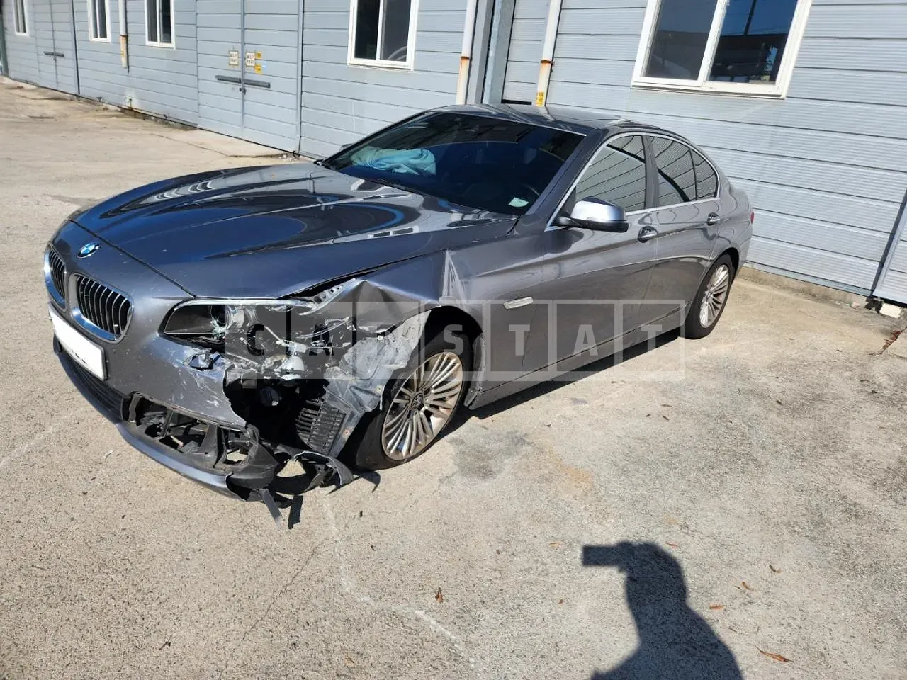 Photo 2 of 9: 2015 BMW 520d xDrive, VIN WBA5E710XFGK09824 — Korean insurance auction