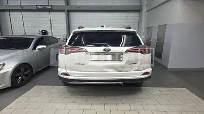 Photo 1 of 14: 2018 Toyota RAV4 2WD — Korean insurance auction