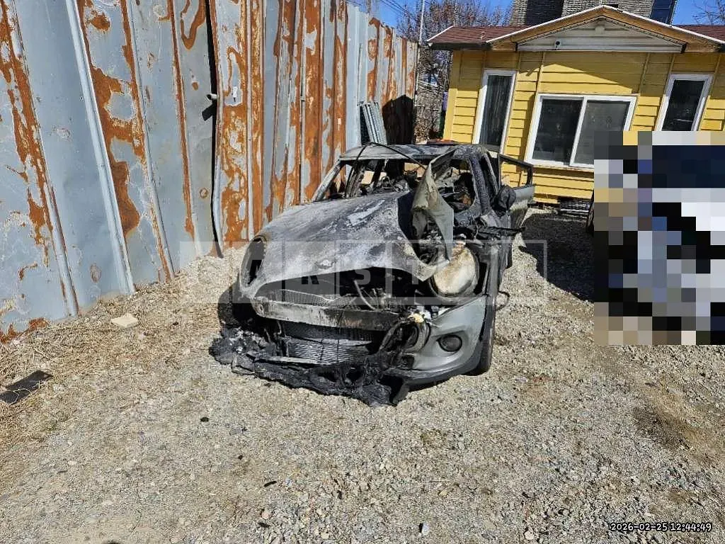 Photo 2 of 11: 2021 MINI Cooper Five-Door — Korean insurance auction