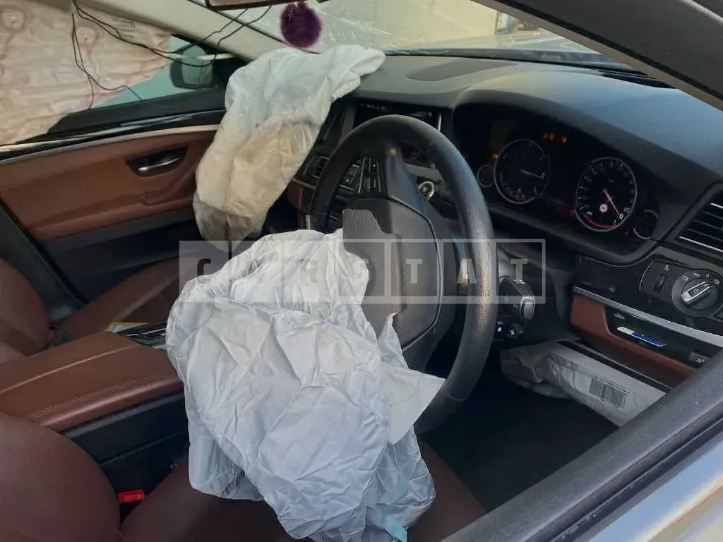 Photo 2 of 9: 2015 BMW 520d, VIN WBA5E5108FG056607 — Korean insurance auction