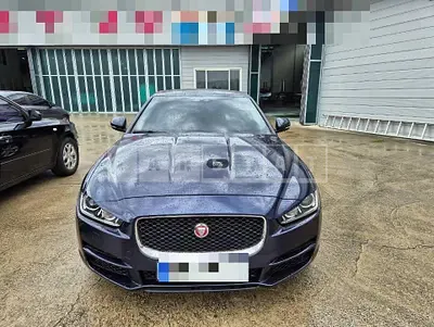 Photo 1 of 8: 2018 Jaguar XE 20d — Korean insurance auction